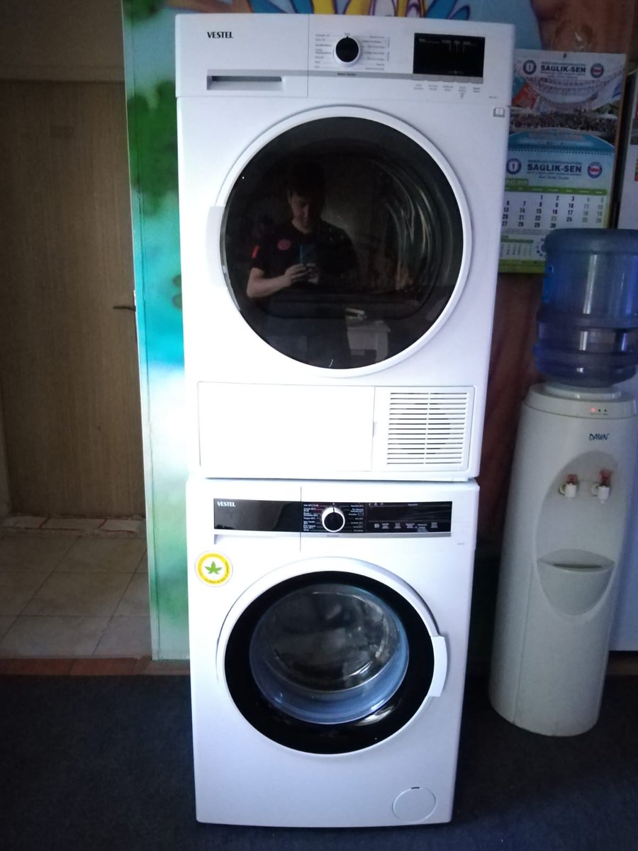 Ailelerimize, evimize virüs taşımayalım üniformalarımızı nöbette yıkayıp kurutalım diye bizi düşünen <a href="/Vestel/">Vestel</a> ailesi iyi ki varsınız 🙏🏻🇹🇷

#BirlikteBasaracagiz 
#biztuerkiyeyiz 
#Covid2019TR  
#sağlıkbakanlığı 
#vestel

<a href="/drfahrettinkoca/">Dr. Fahrettin Koca</a> <a href="/saglikbakanligi/">T.C. Sağlık Bakanlığı</a>
<a href="/tArkan_tekcAn/">A. Tarkan Tekcan</a> <a href="/n1say/">Yasin KAYA</a>