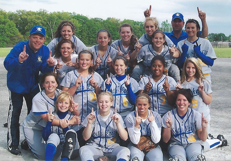SLsoftball's tweet photo. The '08 squad featured future all-time SL HR leader Leigh Slater ('11), 2 new pitchers @1_CatPerez('11) &amp; @MegMcEveney('10), standout 2nd sacker Nina Rogers('11) and another pair of stellar sisters; Jessica('08) and Sara Nannini('09). #OnwardSL⚔️ https://t.co/hwBLSYWLSV