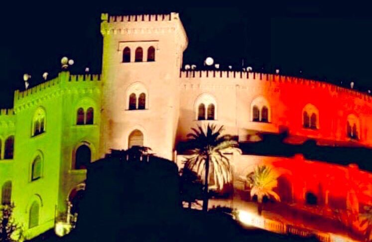 MarcoVaccarella's tweet photo. Il Tricolore illumina il castello Utveggio di #Palermo. Dalle Alpi alla Sicilia #siamosullastessabarca. #coronavirus https://t.co/nK76wym3SJ