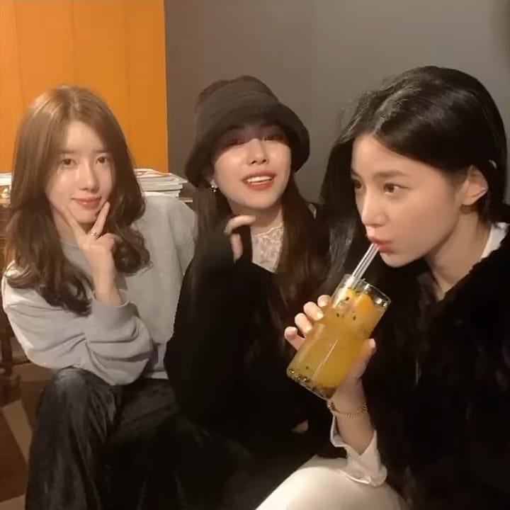 BelzinhaEu's tweet photo. Nossas garotas 🥺👉👈 @BerryGood2014 #berrygoodconceptgirlcrushjtg #berrygoodcomeback #whereisdaye #gowoonwritemusicjtg https://t.co/3jPWLfhaHQ