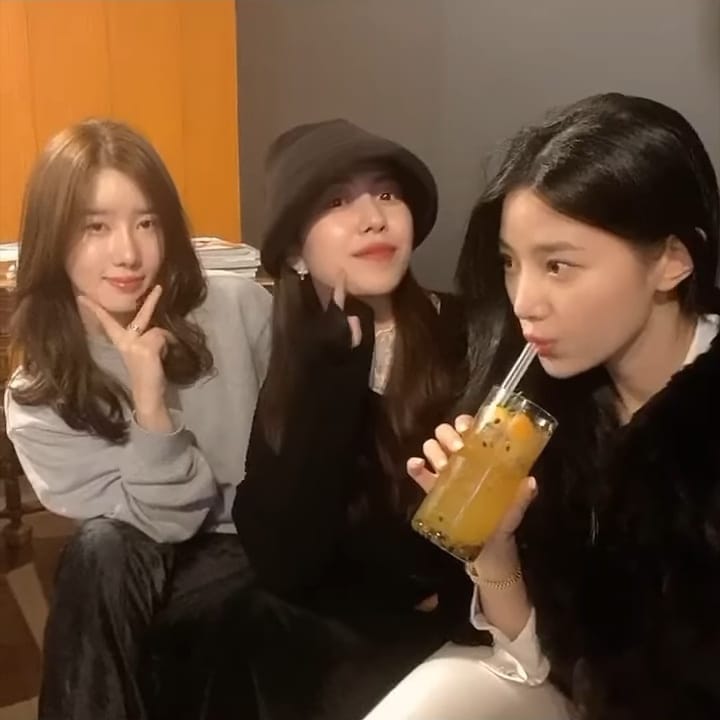 BelzinhaEu's tweet photo. Nossas garotas 🥺👉👈 @BerryGood2014 #berrygoodconceptgirlcrushjtg #berrygoodcomeback #whereisdaye #gowoonwritemusicjtg https://t.co/3jPWLfhaHQ