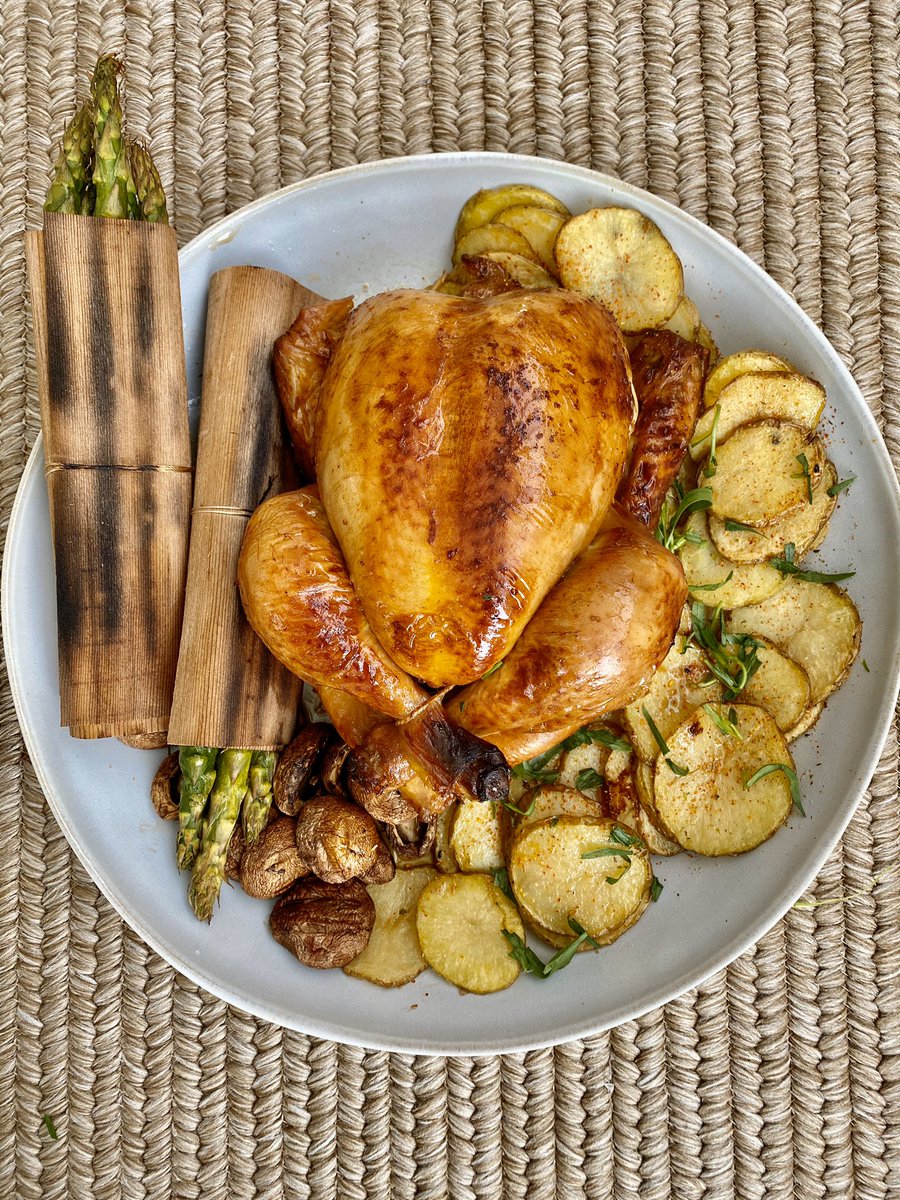 Aquí os explico como hago el pollo asado en casa para que salga súper jugoso... disfrutarlo !!! 

                                  👇🏼

instagram.com/tv/B-xXFc1oltp…