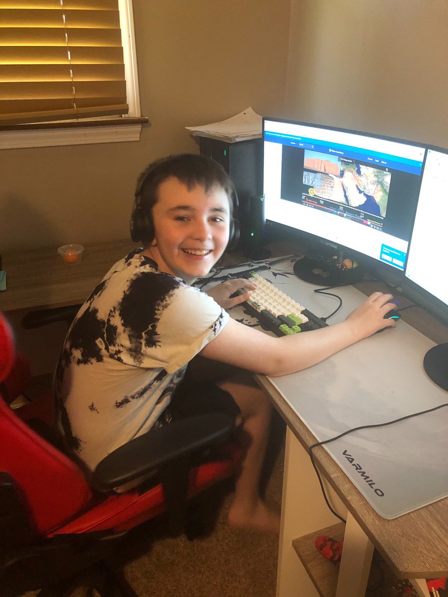 MrsDecker6's tweet photo. @meshornets Another shout out to Noah and his hard work on remote learning! Keep rocking it Noah! #MESROCKS https://t.co/srYMHUjUbM