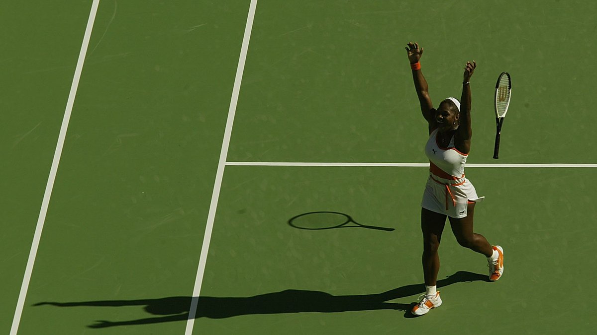 Grand Slam #52003 Australian OpenDef. Venus Williams 7-6(4), 3-6, 6-4Racket: Hyper Hammer 6.2 OS 100