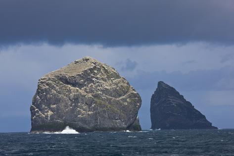 The two main sea stacs they fowled (hunted birds) on were Stac-an-Armin (196 m) and Stac Lee (165 m). The two tallest sea stacs in Britain and home to the world’s largest gannet colony. The white stuff on the rock is bird poop.