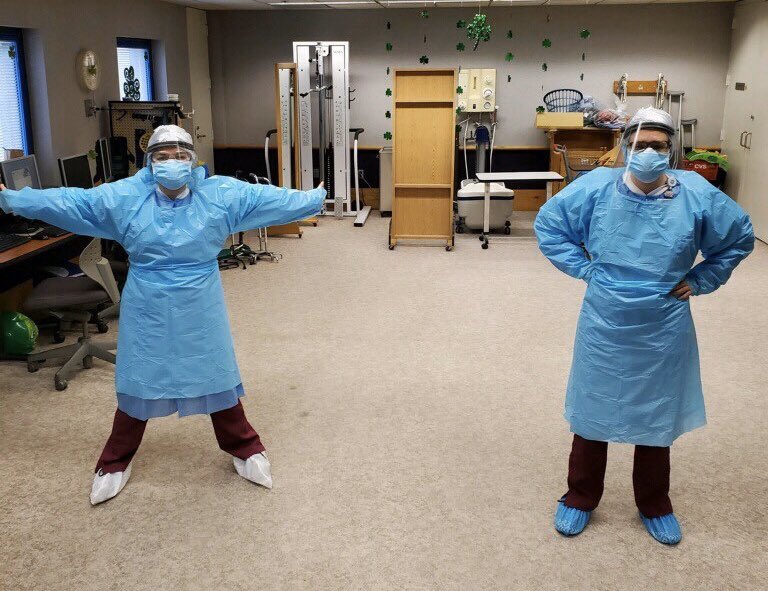 LauraBundesen's tweet image. I’m so proud of my OT daughter who is volunteering to go on the covid ward at her place 💙😷🙏🏻💙 the same place that said they would never taken Covid patients 3 weeks ago but now handling hospital overflow. She’s in wonder woman pose 🦸🏼‍♀️ on the right. 🙏🏻