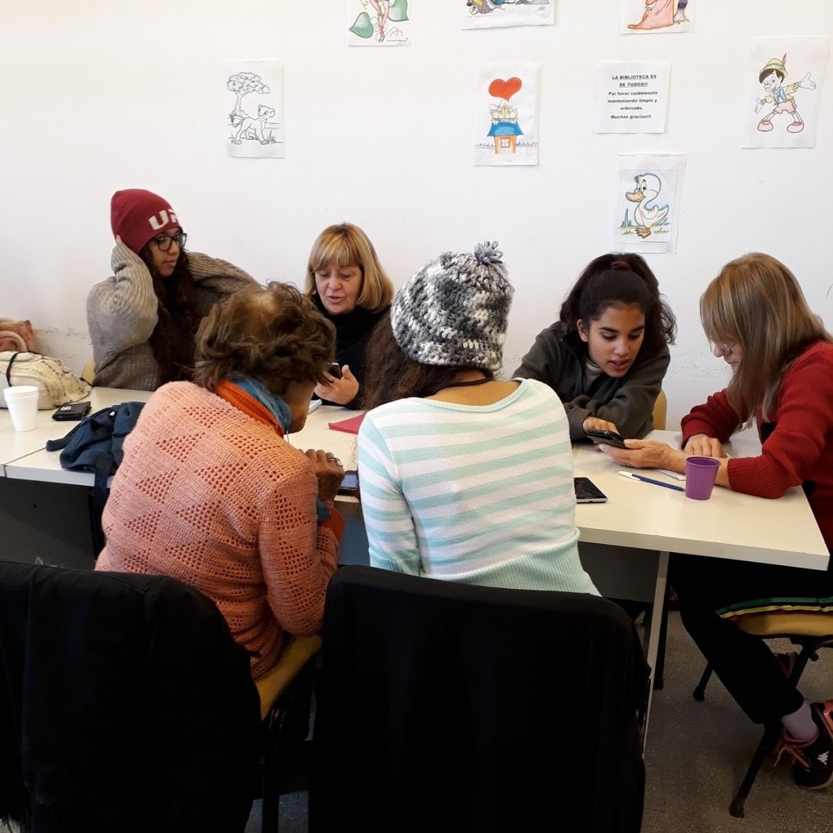sbibliotecario's tweet image. La biblioteca conecta generaciones y mejora las habilidades tecnológicas de los adultos mayores➡️bit.ly/3aY7Rrg 📳La Biblioteca Municipal de Santa Clara del Mar🇦🇷 pasó a formar parte del @IFLA_LibraryMap #WorldLibraryMap #StoriesThatMatter #WorldLibraryMap #SDGs #Lib4Dev
