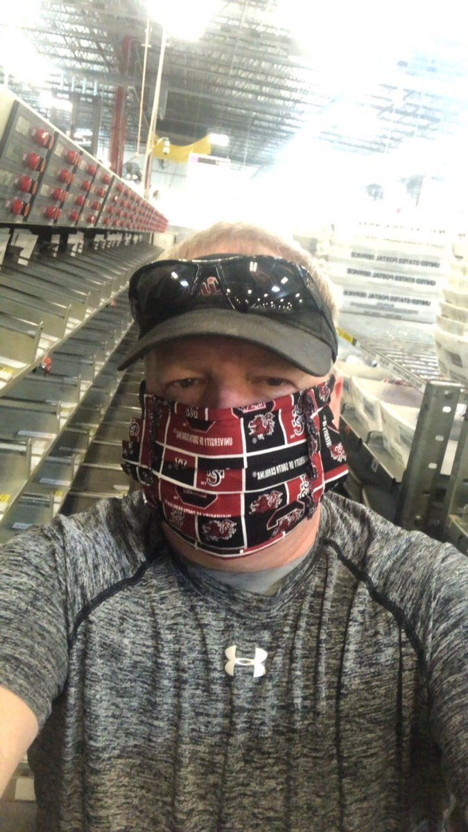 jtrusc5's tweet image. #Coronavirus #facemask #workflowselfie #USPS #Gamecocks #spursup 🤙🏻🐔