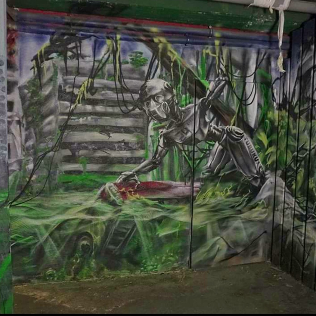 TubukuAlex's tweet photo. @tubukutweet #Livepainting @magnapop #tubuku #Krefeld #Graffiti #Armageddon #robot #граффити https://t.co/i30fv93tt4