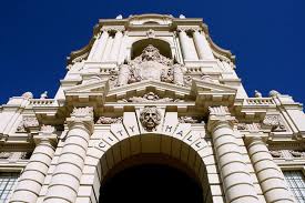 2.) The iconic exterior of Pawnee's City Hall is actually the city hall of Pasadena, California.