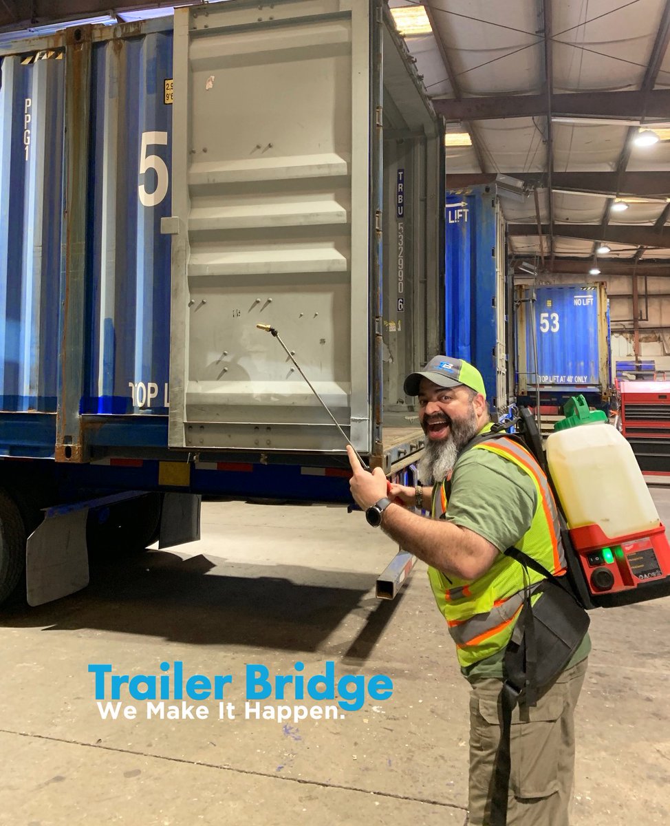 TrailerBridge's tweet image. Did someone say #quarantine and clean?  Shout out to our maintenance team who&apos;ve been working around the clock #practicingsocialdistancing to make sure our offices and equipment are safe &amp;amp; clean for our #essentialemployees to keep us moving through #covid-19 🧽🦠 #WeMakeItHappen