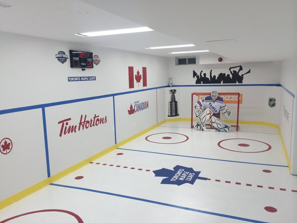 StJere2005's tweet photo. @BarDown hey check out my basement rink! https://t.co/IOcKcpIQxj