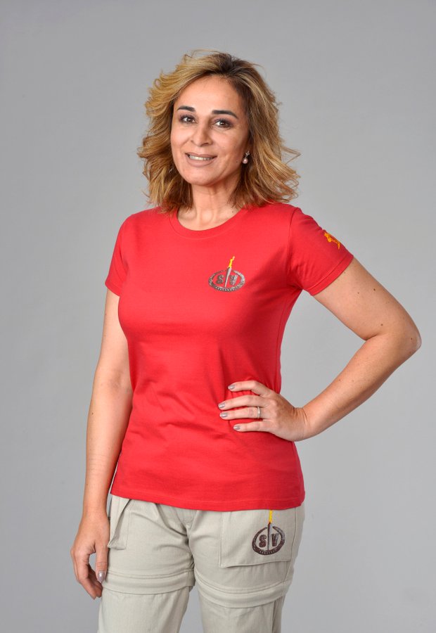 EscandaloNando's tweet photo. 🌴¿Tiene Ana María que defender y dar la cara por Rocio?🌴

🔁RT - No, Rocío puede defenderse sola, ya es grandecita
❤️MG - Sí, es parte de su familia

#SVGala8 https://t.co/RrvlULFP9Z