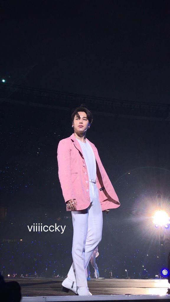 There& #39;s a lot of kitty hand Jimin. Truly iconic era.