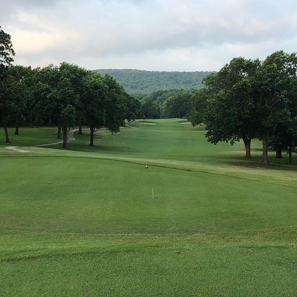 DornickMaxwell's tweet photo. #11 at Hillcrest Country Club, Bartlesville, OK - 1930 &amp; 2019. https://t.co/7rFBG4yhoA