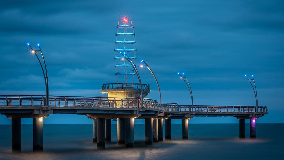 City of Burlington on Twitter: &quot;In honour of our brave and hardworking healthcare and front line workers, we are changing the colour of the Burlington pier to blue and raising the Joseph