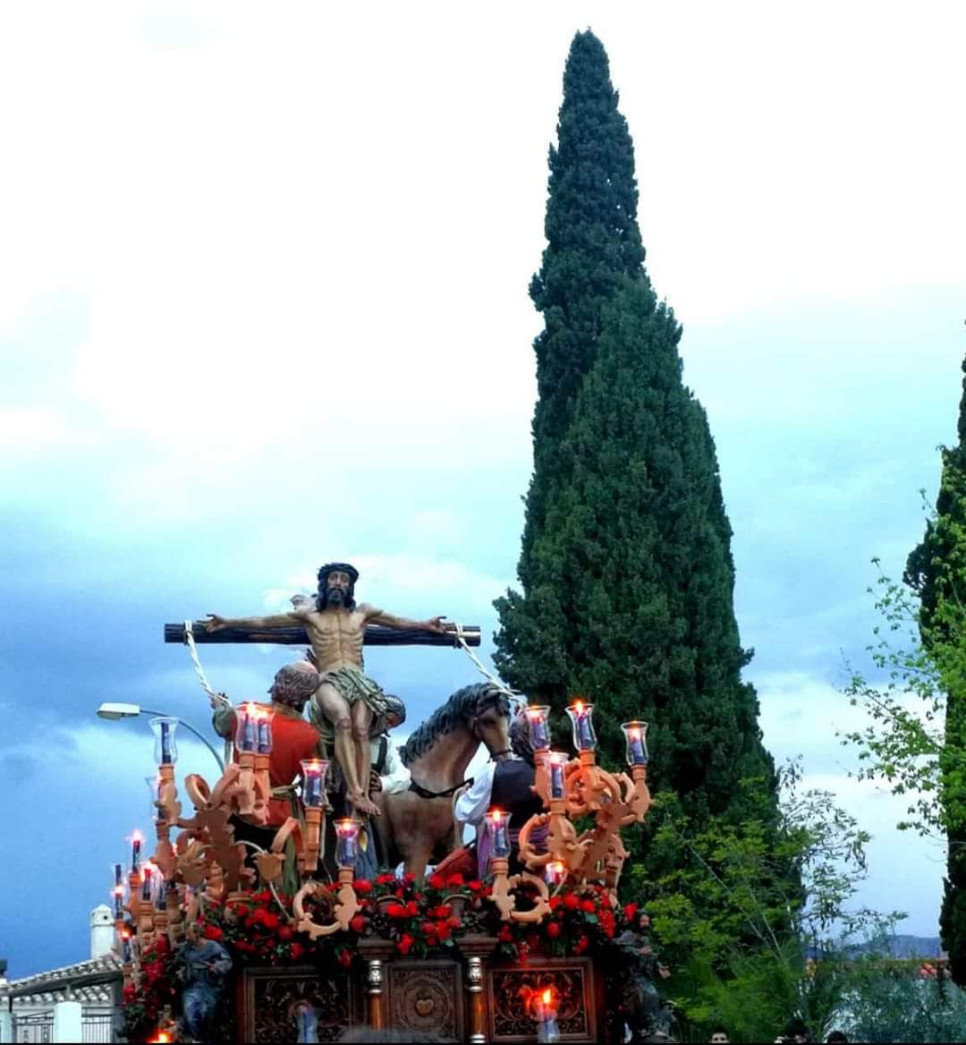 JUEVES SANTO
Lo que pudo ser, y no fue... 
Nuestra noche de los misterios,
de Oración y de Consuelo.
#SIEMPRESOLEDAD 💜
#YOSOYDELASOLEDAD
#SEMANASANTAHUÉSCAR
#HUÉSCARESCOFRADE
