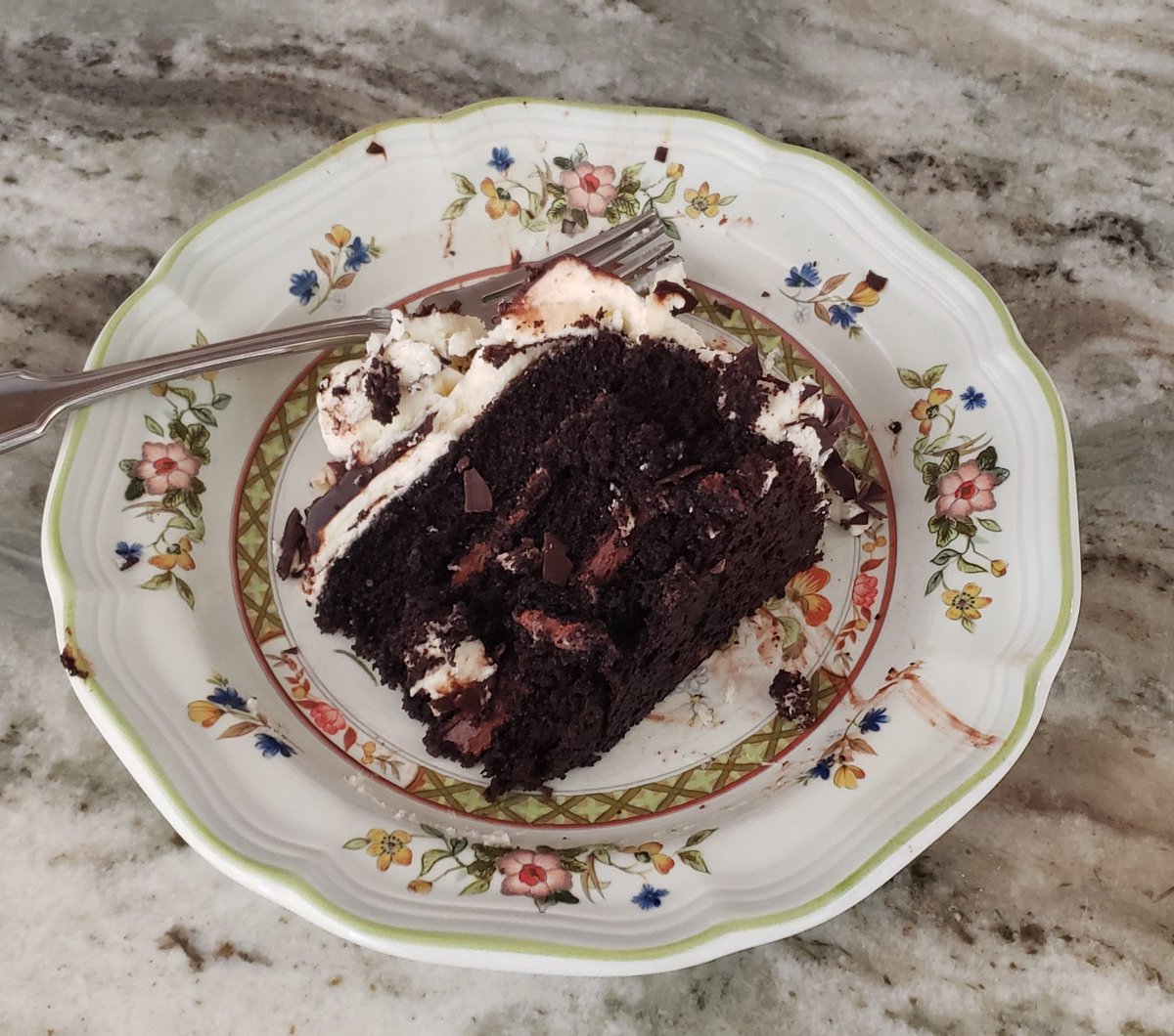 AlbertRayJuarez's tweet photo. #QuarantineFind #61: #ChocolateCake ... I can't live like this ๐ฉ Lmao https://t.co/wZ0XbWVhLT