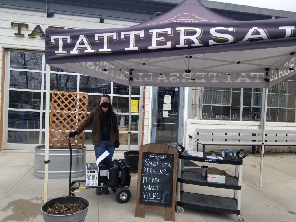 For body and soul: distilleries turning spirits to sanitizers for homeless shelters elimstrongtowershelters.org/2020/04/09/for…