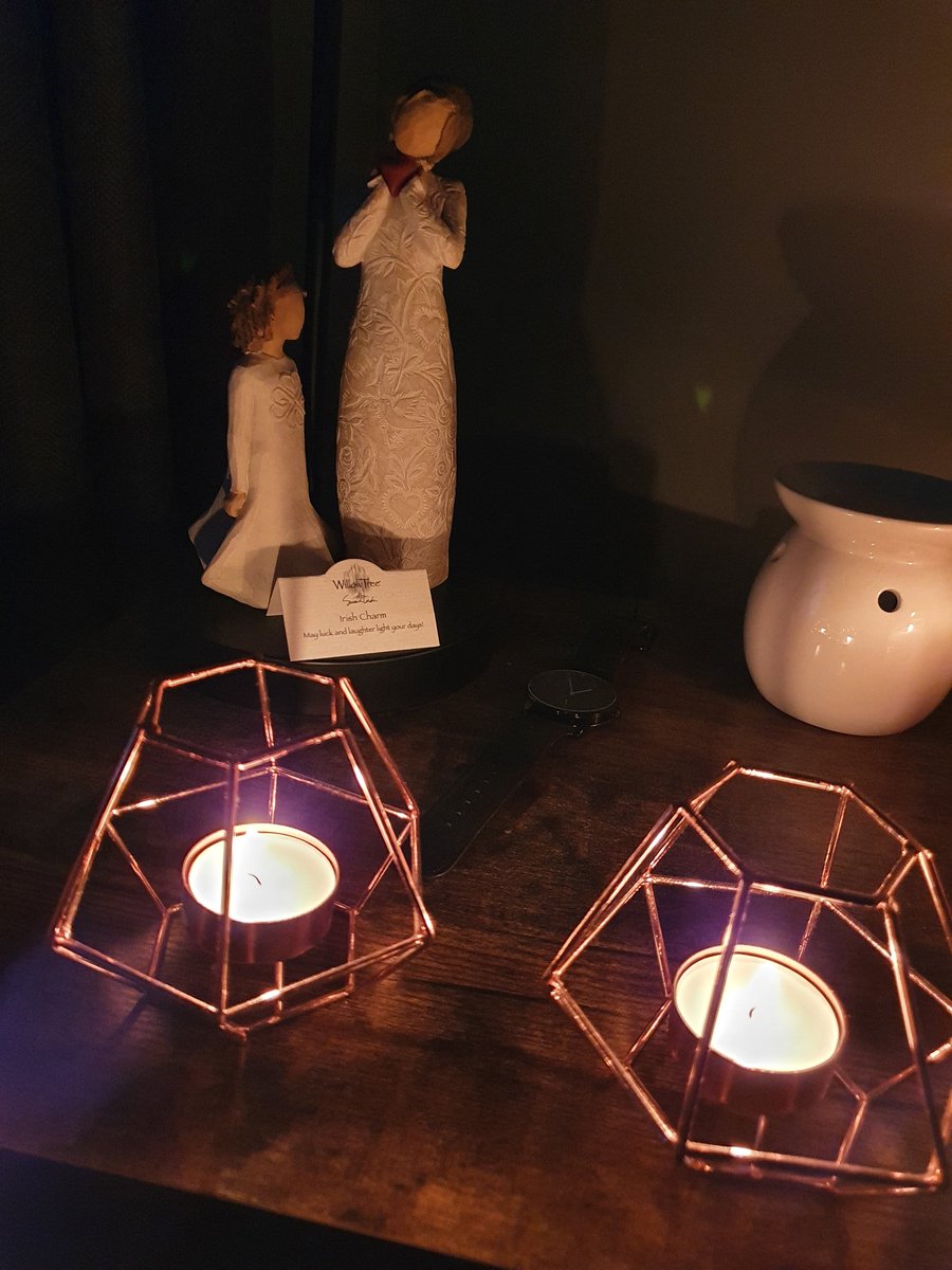 kerrylu82's tweet photo. In memory of Harri. Sending our love to his family and friends xx
#trailoflight🔥 https://t.co/5X2mlYhMsL