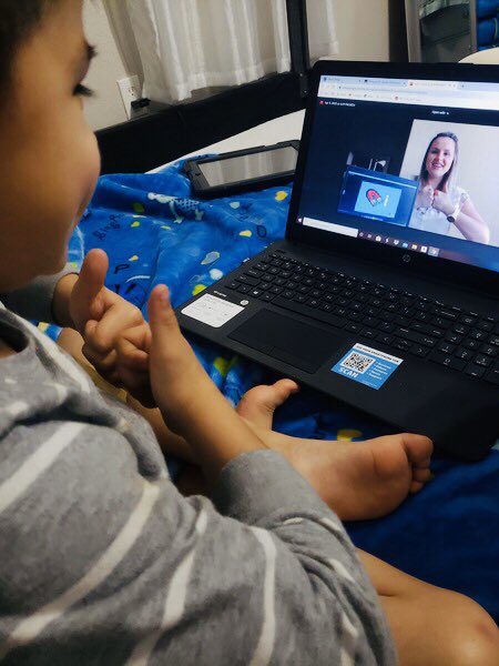 AustinTylerISD's tweet image. Mrs. Barragon going over initial sounds with one of her Headstart students. Look at those smiles! #DistanceLearning #FW2 @tylerisd @BHolland1908 @Brooks_TylerISD