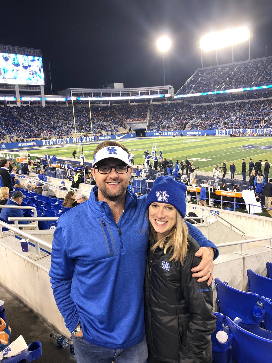 terrymeiners's tweet photo. MEET THE MEINERS π¨π»ββοΈ π» Dr. Shawn Milburn & Amanda Markley keep delivering their healthcare and musical gifts during this societal shutdown. He loves UK beating UofL ππ Oh, and Amanda is a peach! β€οΈ #840WHAS audio π https://t.co/dURjhHv8dO @BilburnBaggins #familyiseverything https://t.co/cSF6VInUj3