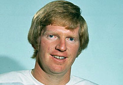TSNHockey's tweet photo. Pat Stapleton, who played over 1,000 career games in the NHL and WHA and was a member of Canada’s 1972 Summit Series team, has passed away at the age of 79. https://t.co/VR4HDRwh0r https://t.co/mnnSMYseuB