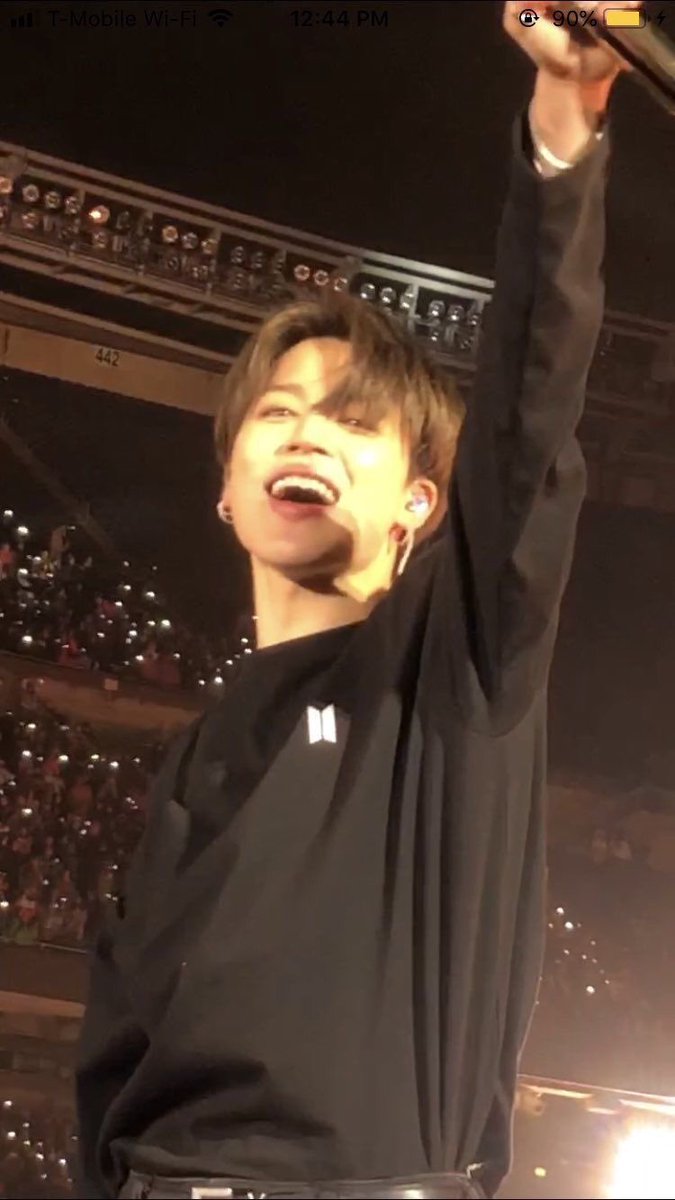 There& #39;s a lot of kitty hand Jimin. Truly iconic era.