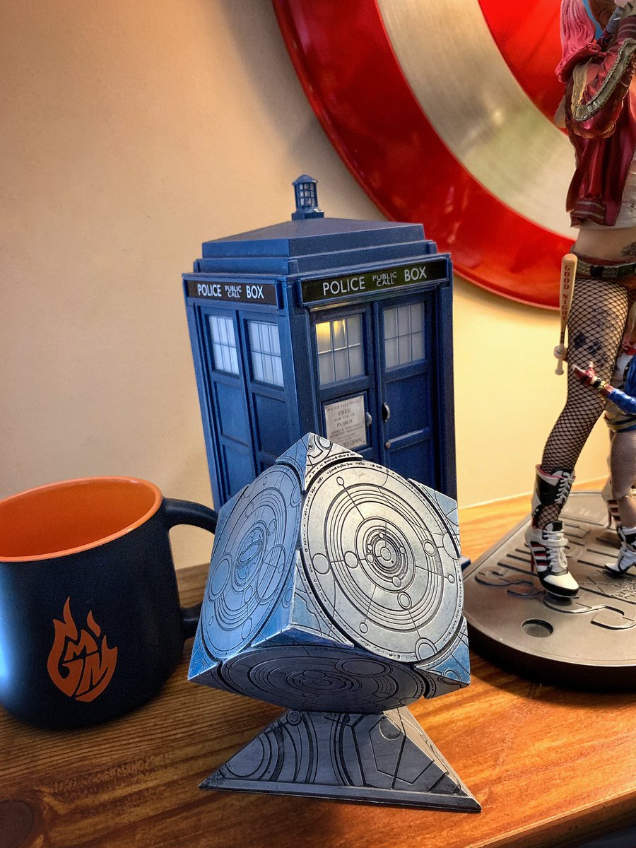 _TylerDean's tweet photo. @Votesaxon07 That thing, is one of my prized possessions... #WeirdRight? https://t.co/6lX8AbkuHE