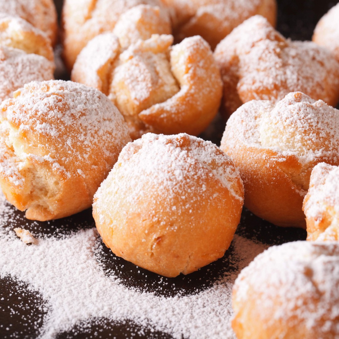 Ultimate_Baker's tweet photo. #UltimateBaker powdered sugars are great for that light touch and delicate works of #CakeArt, popular all year round to #SugarDust on #cakes, #cupcakes, #cookies, #pastries, or for use in icing, frosting and other #CakeDecorating techniques. 

https://t.co/VcnVH3PvGd https://t.co/giZ7WAFqtA