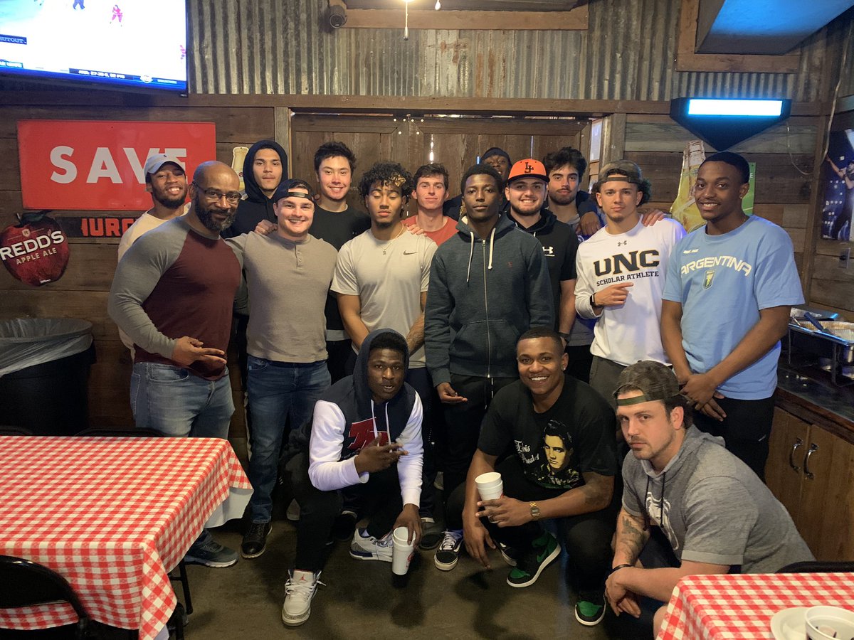 CoachCoax17's tweet photo. Not sure when but looking forward to be back with my guys! @UNC_BearsFB #NewEra #DollaBoyz #Specs https://t.co/ync3CEiaLk