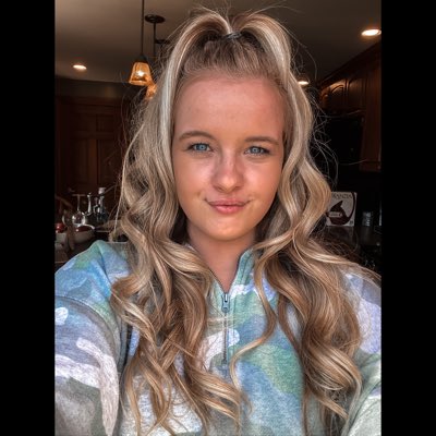 erin_beach's tweet photo. #NewProfilePic https://t.co/vVGdmwMXYF