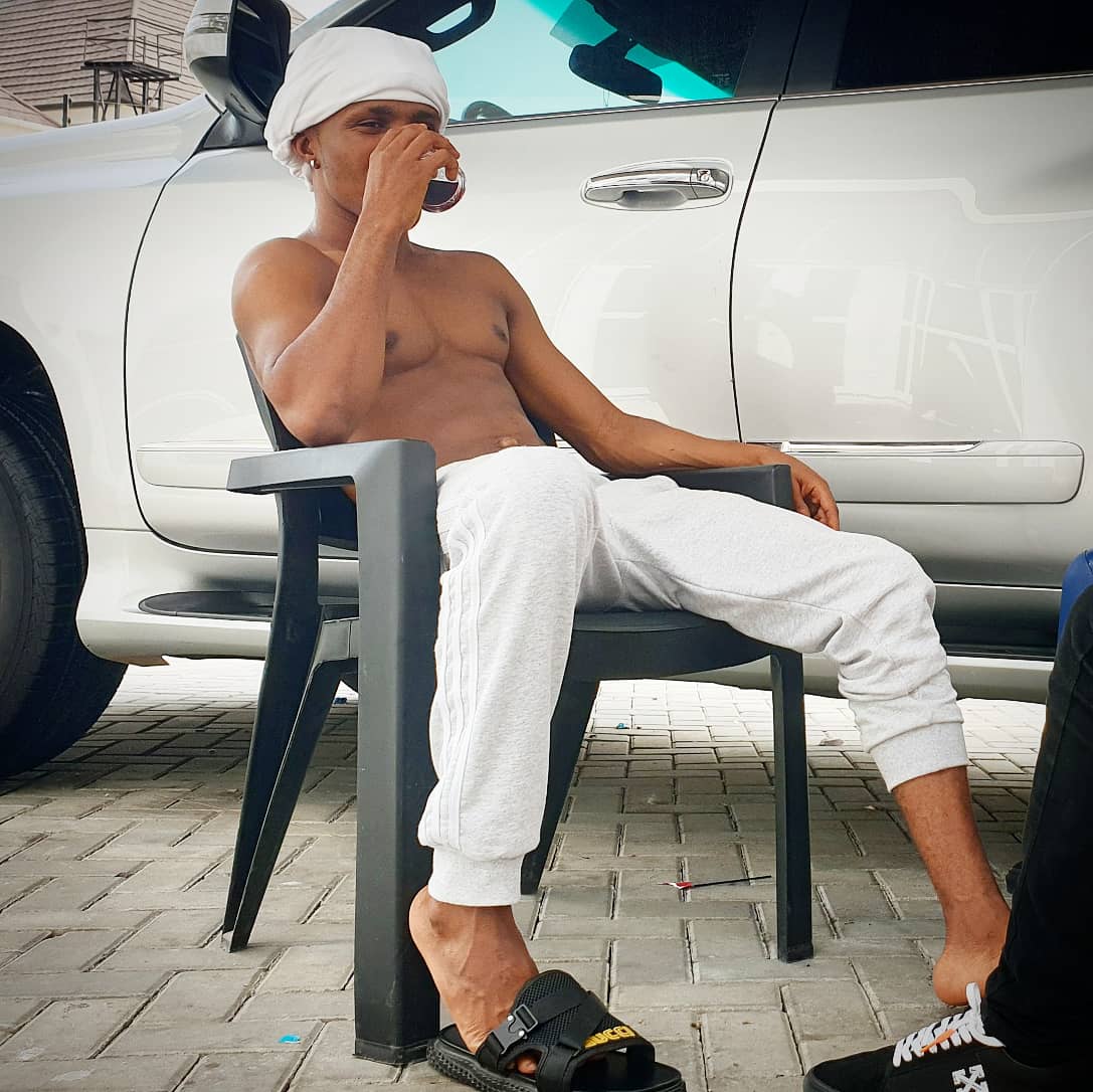 humblesmiths's tweet image. "For naija" 📢 :
Notin way person no go  hear "for naija"

Another day another news "for naija"

Corona drive us "for naija" 🙄 
sorry I mean Corona virus "for naija"

Abeg Waitin again don happen "for naija" ??? 🤷‍♂️ :
Continue....... #forNaija #stayathome #staysafe #showboy
