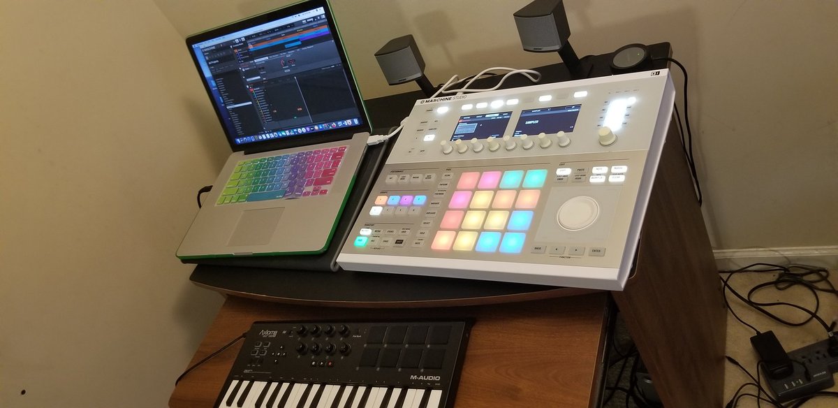 My 2nd hobby, beat mixing
#beatmaker #maschine #Maschinestudio #musicbeats #InstrumentalMusic #homemusicstudio