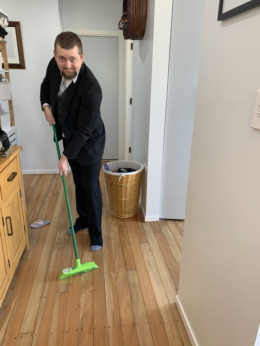zacharyplyons's tweet photo. Happy #FormalFriday y’all! #WeddingOutfit #StillFits #JustBarely #lol #NZLockdownDay16 https://t.co/jJnSZWak2h
