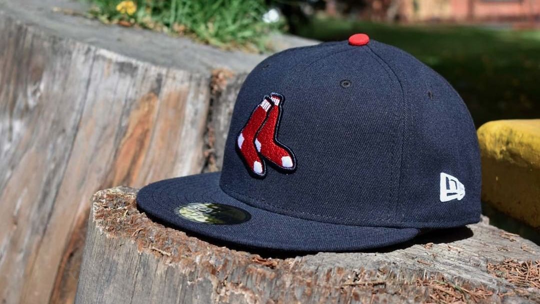 neweracr's tweet photo. ¿Ya tenés en tu colección de gorras este chuzo? #NewEraCR #MLB #RedSox https://t.co/rEIUoE3QeD