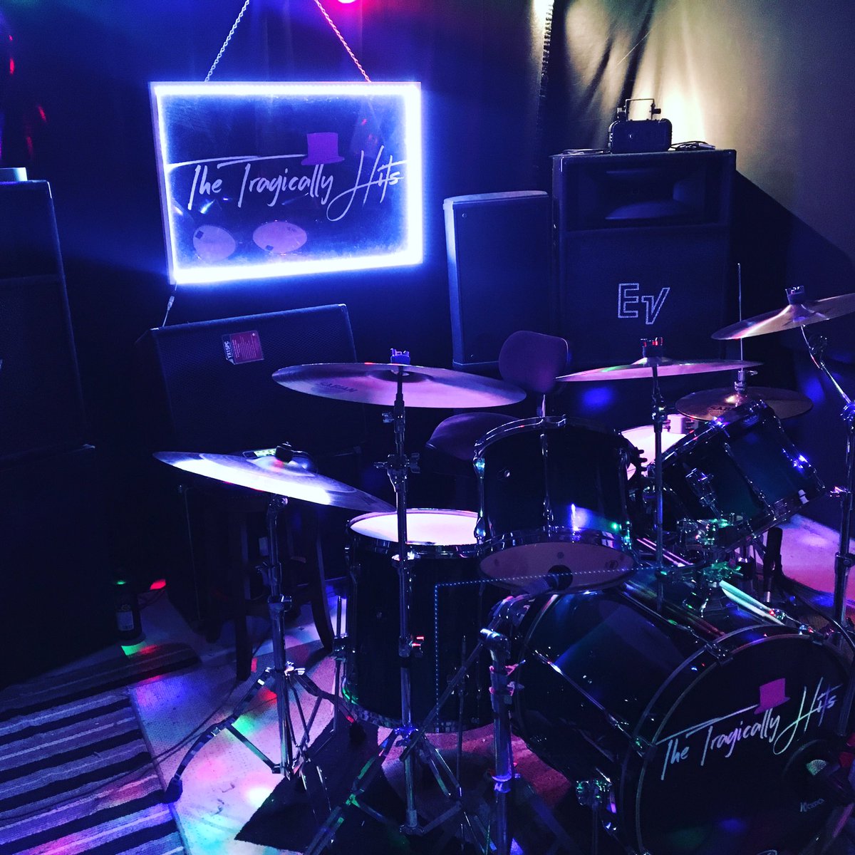 TragicallyHits1's tweet photo. Here,s another video of #thetragicallyhits performing Poets!

Get your dancing shoes on!
Kindly share this video if you enjoyed it!
#poets
#thetragicallyhip
#hiptributeband
#tragicallyhits
#hipfamily

https://t.co/9XKhsfaD07 https://t.co/wNgCs4NmyT