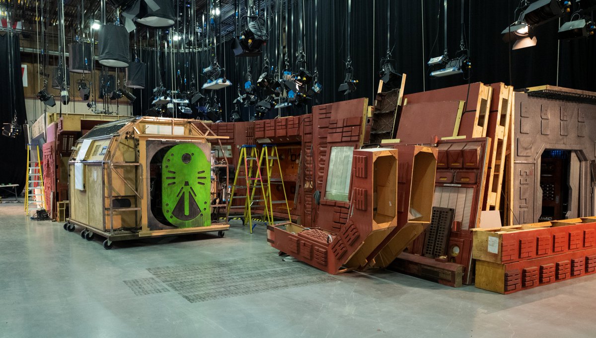 Return from xmas meant hitting the ground running - in prep for audience night #2, we would have to strike and dismantle most of the bunk room, wheel Starbug around to be inside it, and the build a massive S6-style midsection in the footprint of the bunk room  #reddwarf