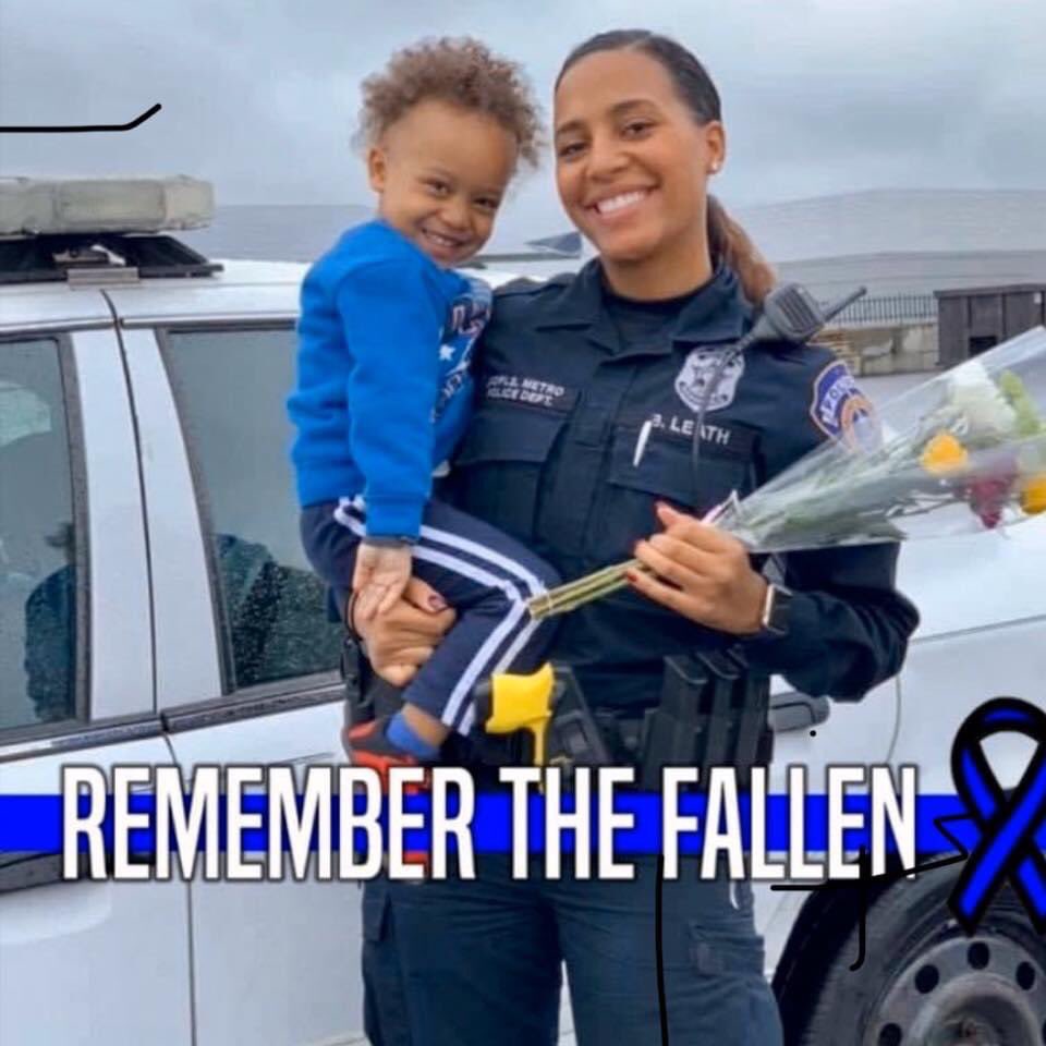 chuker1959's tweet photo. @TomMorrisJr1 this young 24 year old officer lost her life in the line of duty today in Indianapolis, IN. https://t.co/XLvqqHsgUC