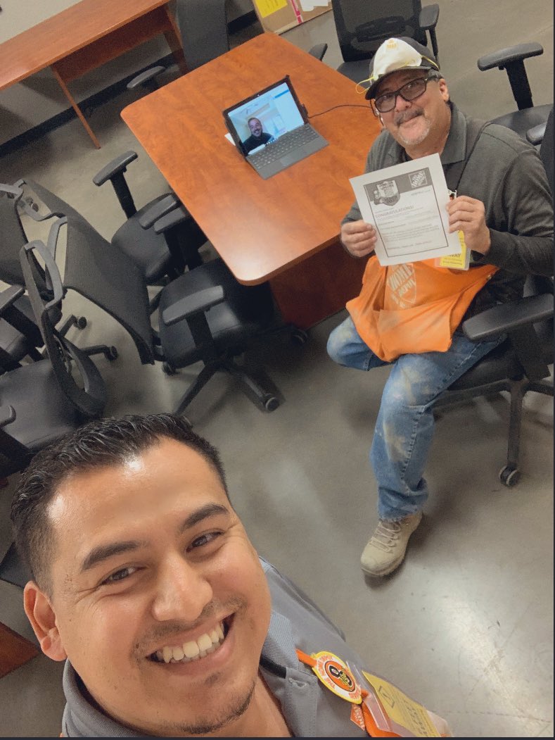 JayyRGuiza's tweet photo. Thank you @DerekGuidroz for taking the time today to recognize some of our amazing associates! Jacki, Justus, Johnny, and Stephanie, GREAT JOB!!#VirtualRecognition #Takingcareofourpeople #SocialDistance @PabstBen @2_kristal @christinap410 @detrick_turner https://t.co/amyqrLrvne