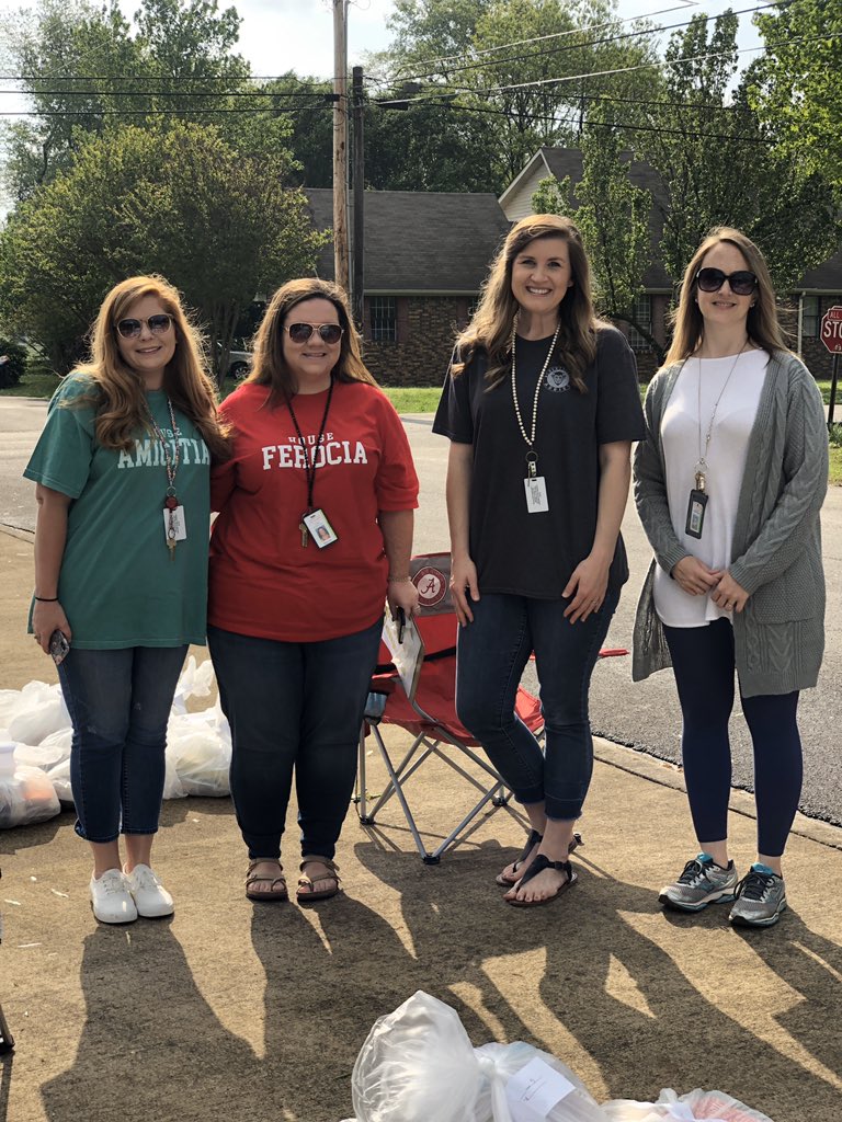 kaseybwood's tweet photo. Our 5th grade teachers said their “fairwells” to their students today. The students’ excitement when seeing the teachers was heart wrenching. I pray for these sweet babies over the next few months and look forward to seeing their sweet faces in the Fall. @AlbertvilleEES https://t.co/QJuBIagTXV