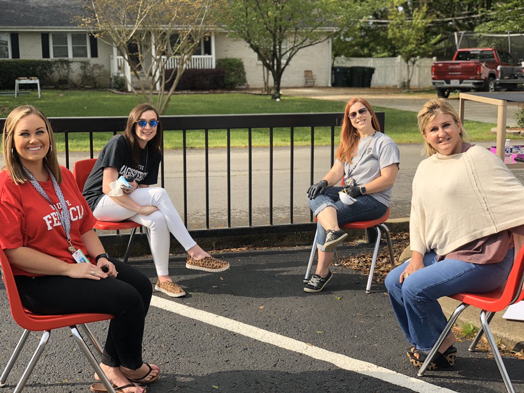 kaseybwood's tweet photo. Our 5th grade teachers said their “fairwells” to their students today. The students’ excitement when seeing the teachers was heart wrenching. I pray for these sweet babies over the next few months and look forward to seeing their sweet faces in the Fall. @AlbertvilleEES https://t.co/QJuBIagTXV