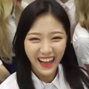 a thread of hyunjins cute little fangs