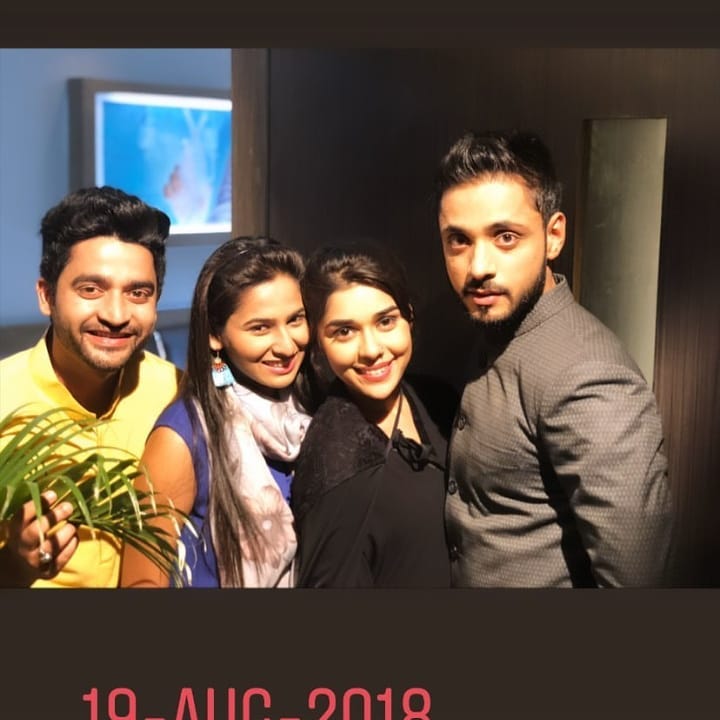 AdishaIda's tweet photo. Friendship #Adisha #eishasingh #adnankhan https://t.co/40CZmxaISP