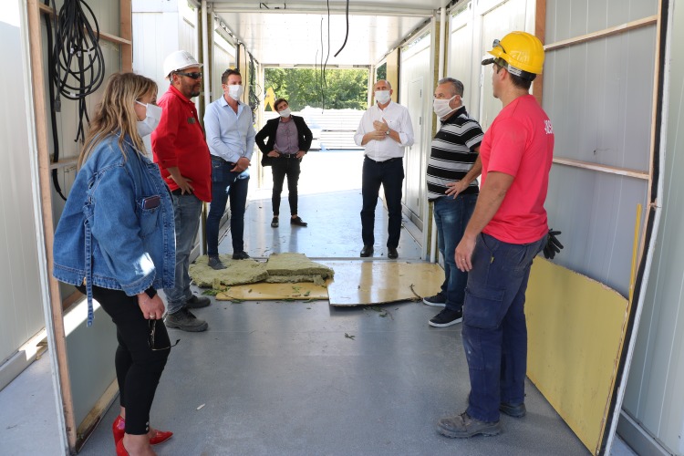 marcelewan's tweet image. 🏥 AVANZA LA CONSTRUCCIÓN DEL #HOSPITALMODULAR⁣

Se colocó el primer módulo en la obra en #GranaderoBaigorria. Recorrimos este jueves el lugar junto al gobernador @omarperotti.

#ObrasParaCuidarte
#CuidarteEsCuidarnos 
#QuedateEnCasa