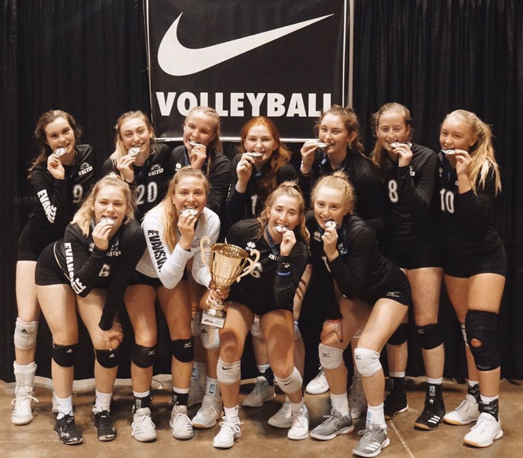 Today I took a step back from the chaos and thought about all the awesome people in my life and all the amazing experiences I’ve had through out sports. I’m grateful for my amazing friends, family, coaches, and community who have helped me get to where I am today-I love you all🥺