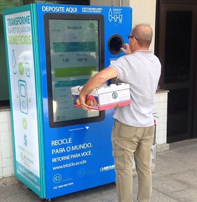 INCOM_TOMRA's tweet image. We are glad to see that more and more people are joining the recycling culture we want to promote. Different models of our Reverse Vending Machines are being used to help reducing waste and generate a win-win relation between people using them and our environment. #recyclemachine