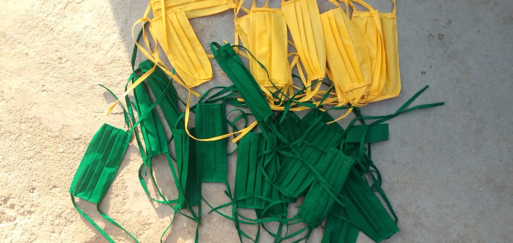 WHH_India's tweet image. With demand for masks increasing exponentially across India and less supply, @avf_india supports the women of Charki village, Giridih, Jharkhand in stitching and distributing masks to the local commuity.
#WHHfightsCorona #COVID19 #CommunityAssistance #MaskIndia @Welthungerhilfe