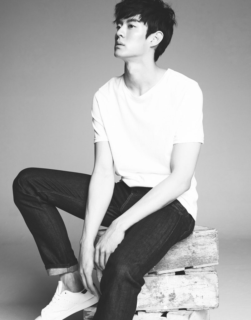theseoulstory's tweet photo. Moon Su Inn selected as advertising model for sports brand “SEVEN WINGS SPORTS” due to his passionate involvement in SBS “Handsome Tigers”

He will also participate in tvN sports entertainment program “Cashback” 

Source: https://t.co/K0YFYyhPm1 https://t.co/PjkdoCUysx