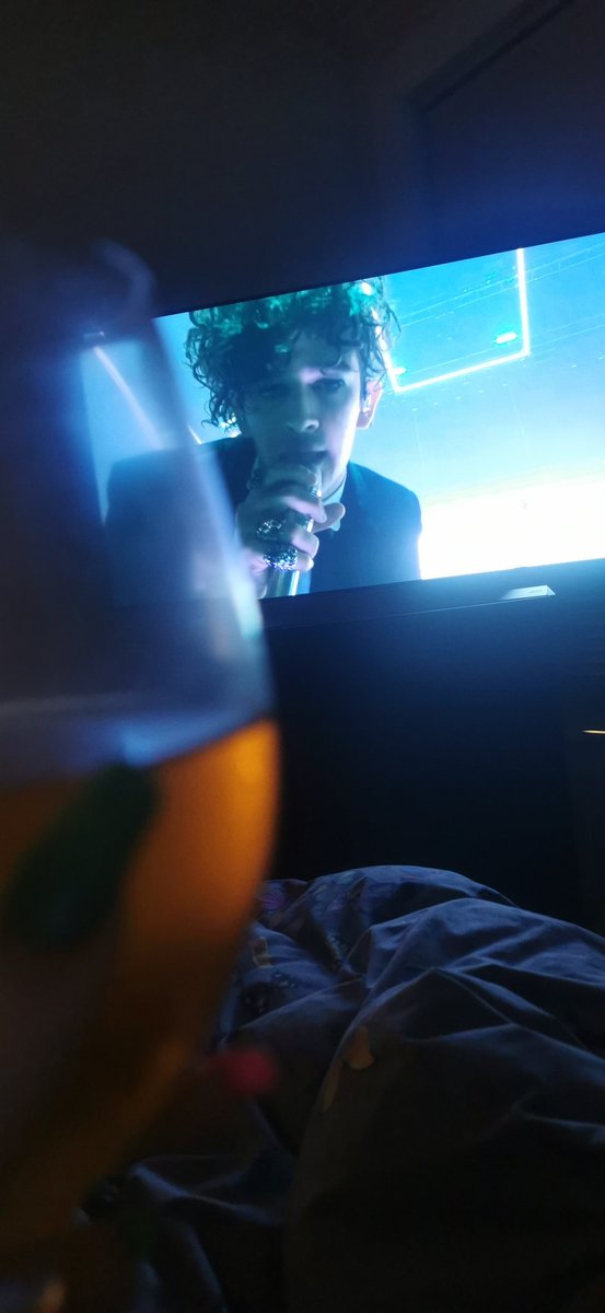 LouJacko88's tweet photo. Isolation is always a bit better with @the1975 and @BrewDog #PunkIPA #WineGlass #BedChills #The1975 #LoveThem #ThrowBackToGlasgow #Love #HappyIsolation #HappyDays https://t.co/daNznCS3sR